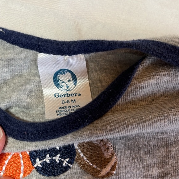 0-6M Gerber infant nightgown - Picture 3 of 4